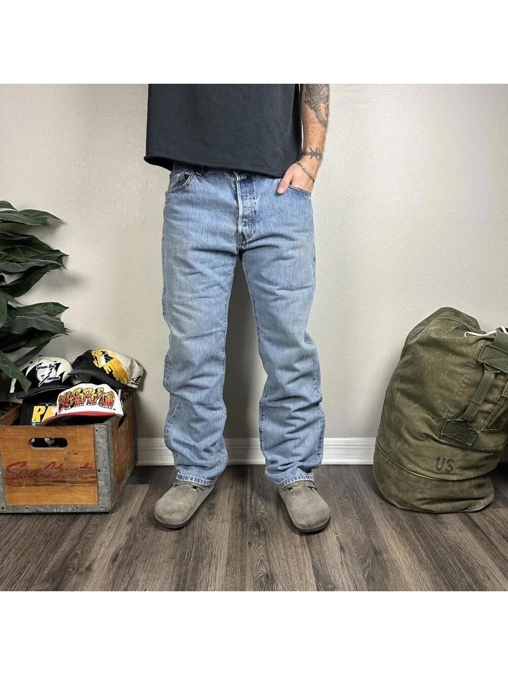 Vintage Levi’s 501 straight fit blue jeans button fly Men 36x32